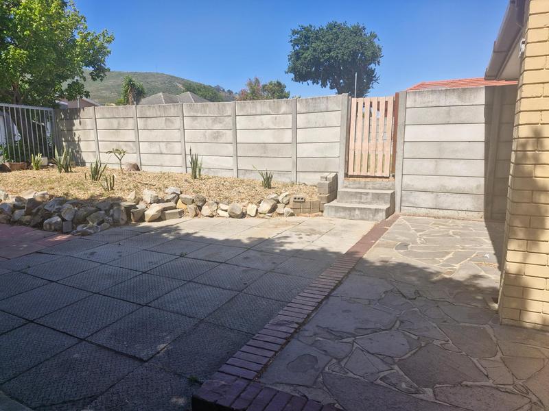 5 Bedroom Property for Sale in Parow North Western Cape